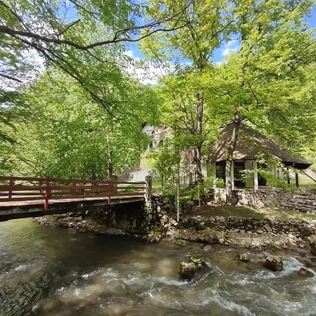 Holiday home Kuca Za Odmor Lisine *