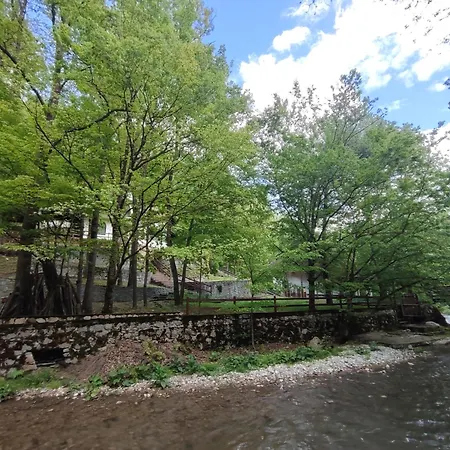 Kuca Za Odmor Lisine